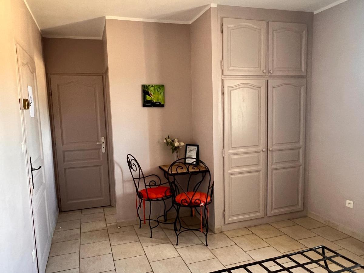 Apartmán Mas De L'Estiou Monteux Exteriér fotografie