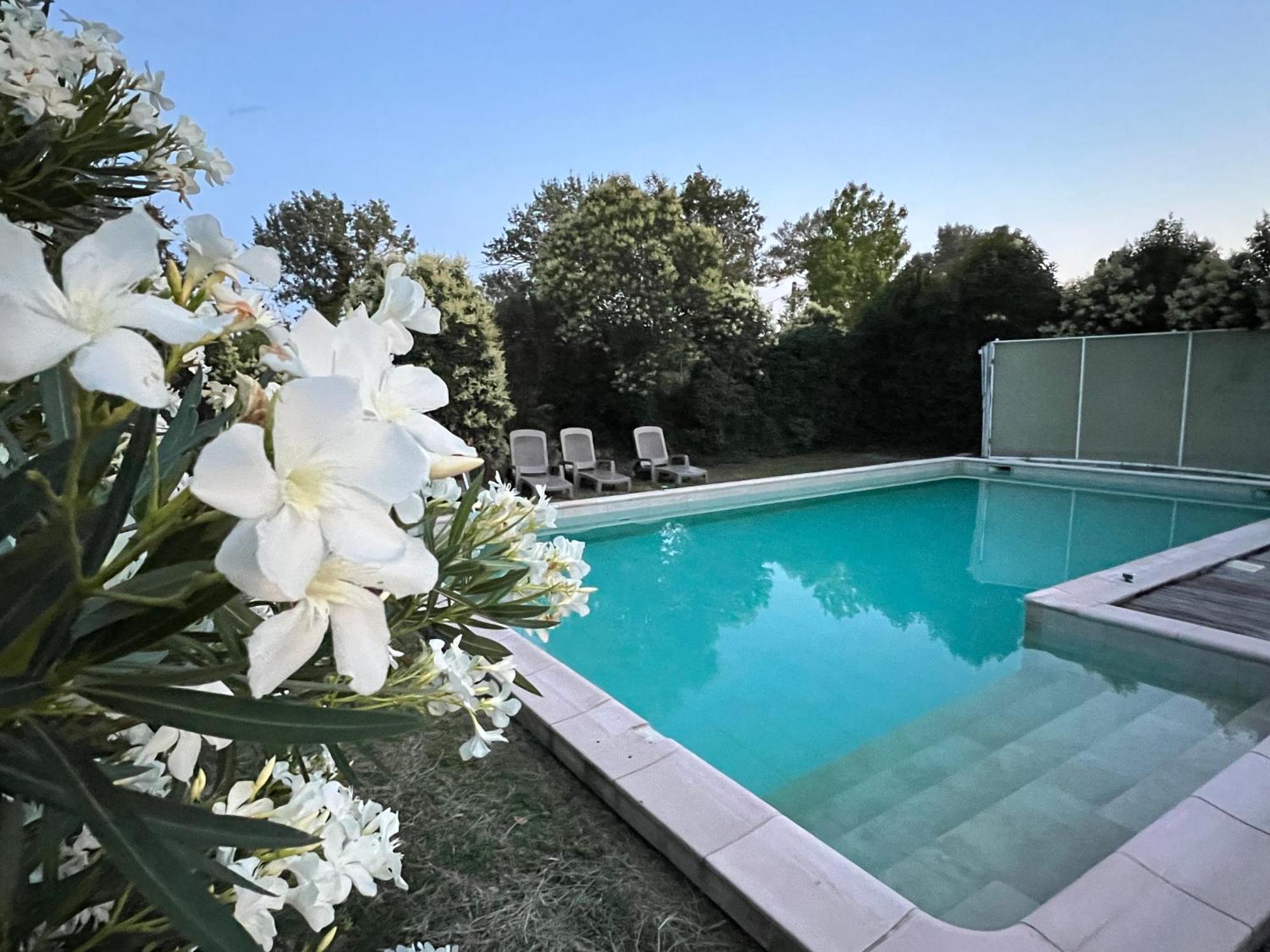 Apartmán Mas De L'Estiou Monteux Exteriér fotografie
